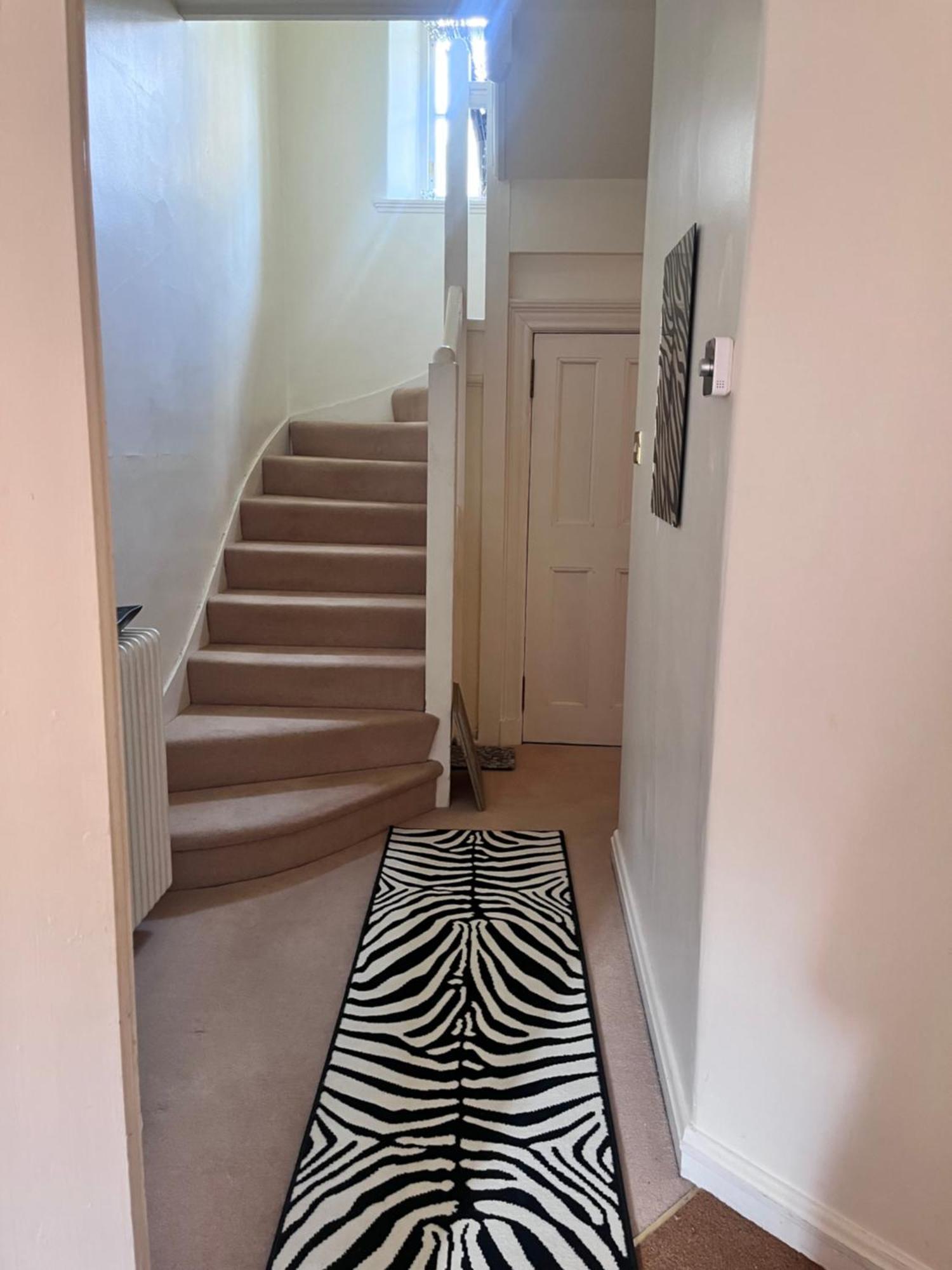 Private Room In Charming Detached House In Newington EDI Exterior photo