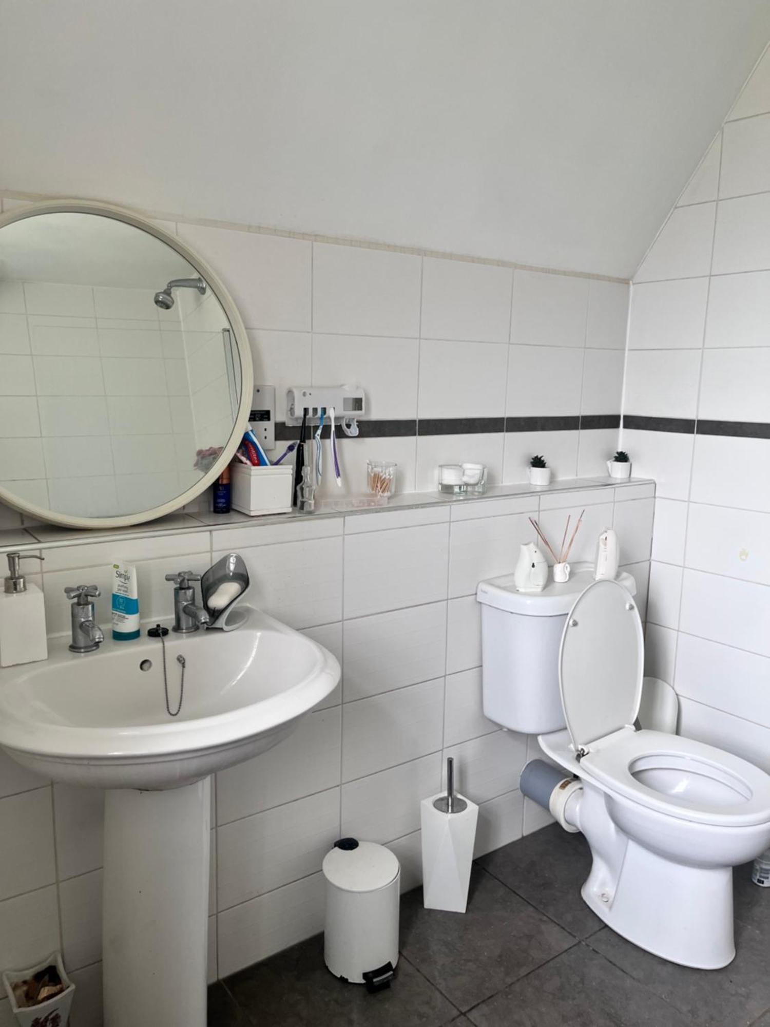 Private Room In Charming Detached House In Newington EDI Exterior photo